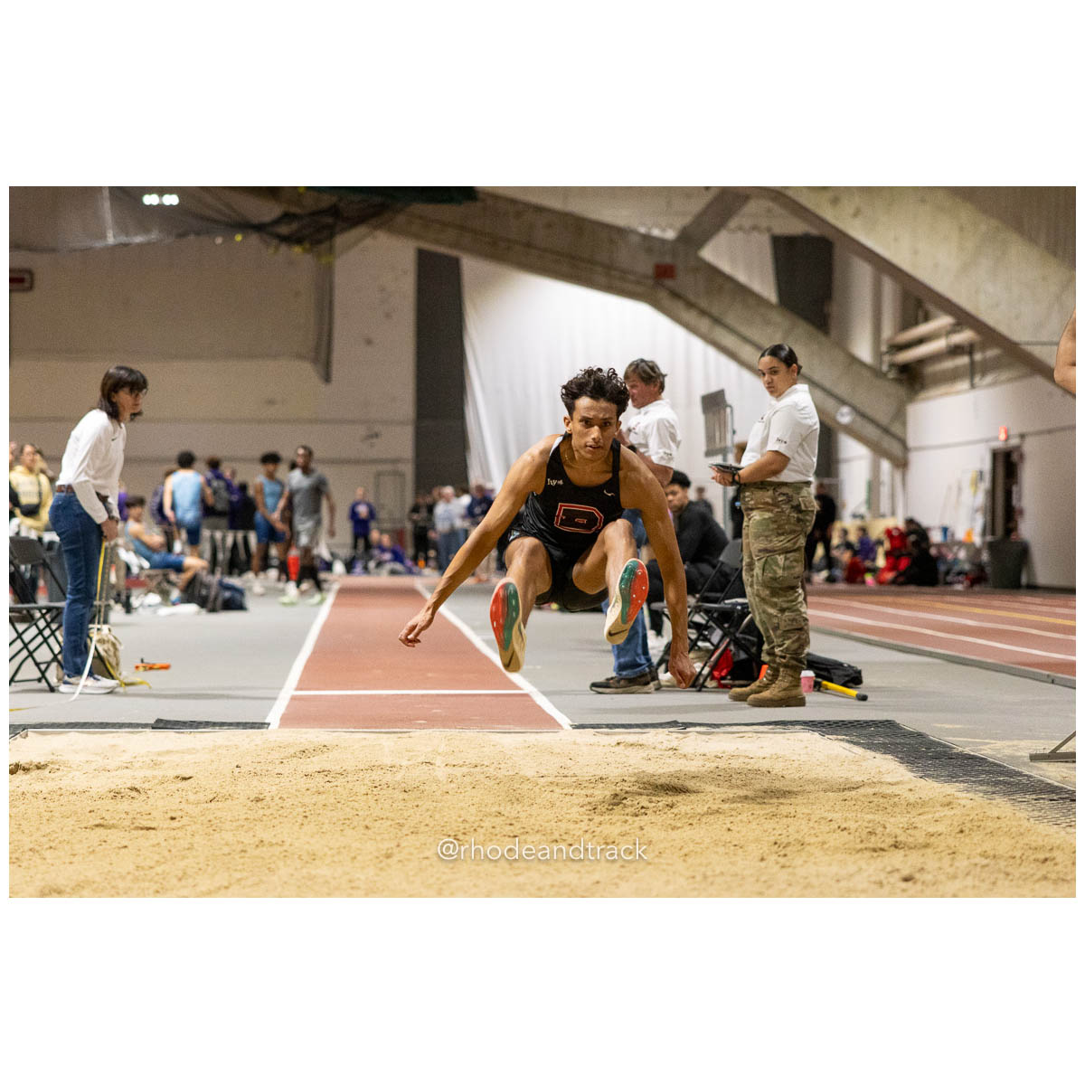 231202 Track Indoor Brown Alden Invitational 20 8P0A9972 – Alden Invitational Indoor Track Meet – Dec 2, 2023 – Providence RI – bib #20