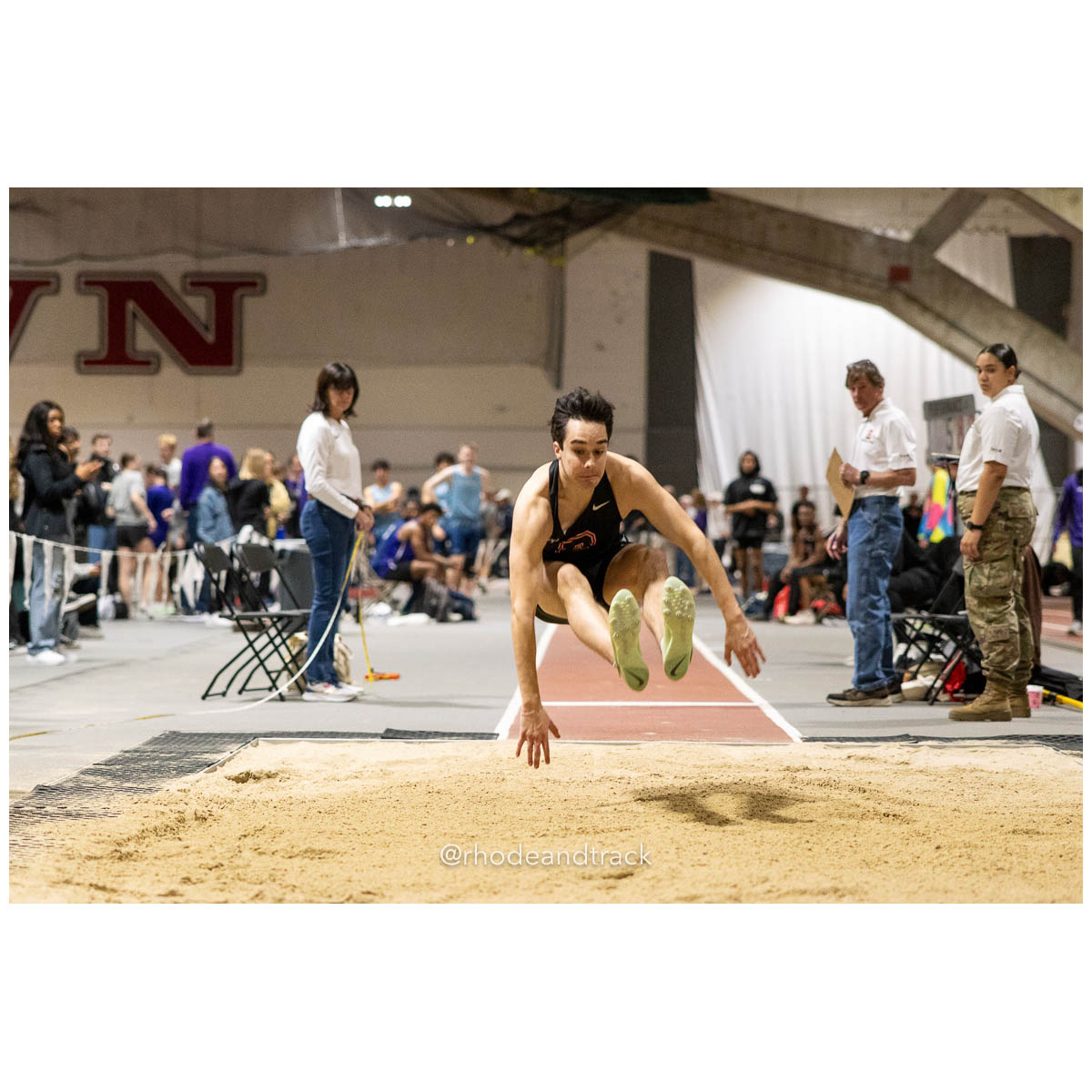 231202 Track Indoor Brown Alden Invitational 25 8P0A0018 – Alden Invitational Indoor Track Meet – Dec 2, 2023 – Providence RI – bib #25