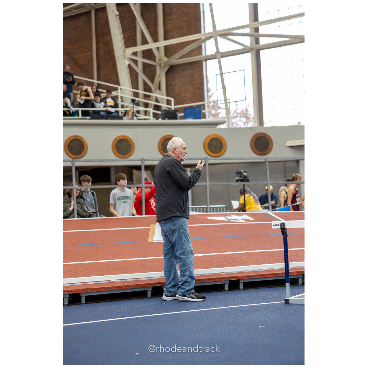 240113 track indoor yale classic 786 U1A6426 – Yale Classic – Yale University – bib #786
