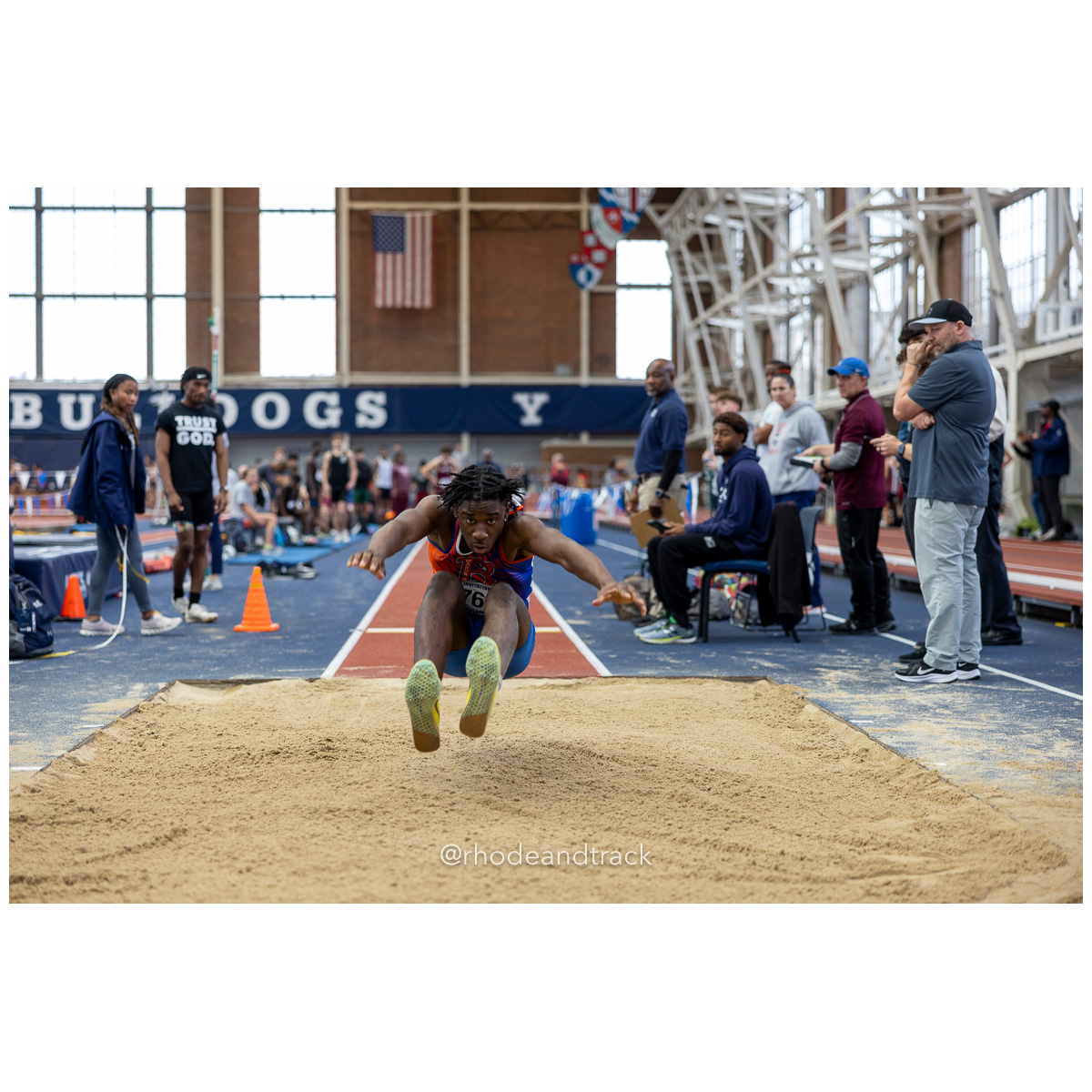 240113 track indoor yale classic 795 U1A6553 – Yale Classic – Yale University – bib #795