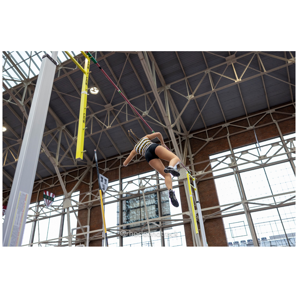 240113 track indoor yale classic 814 U1A6869 – Yale Classic – Yale University – bib #814
