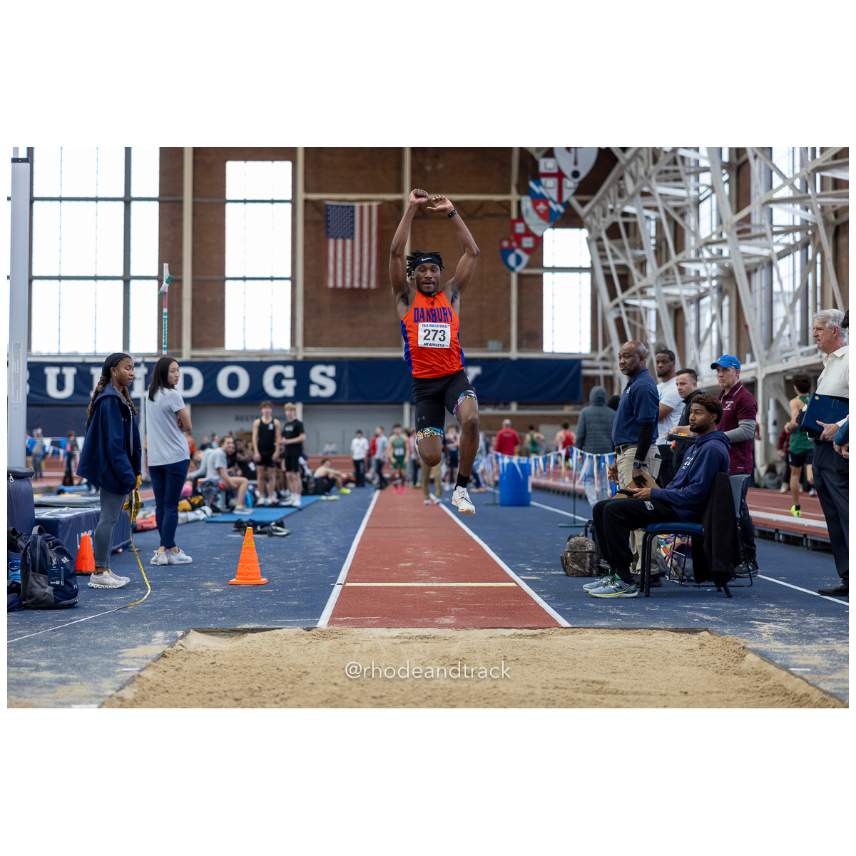 240113 track indoor yale classic 815 U1A6875 – Yale Classic – Yale University – bib #815