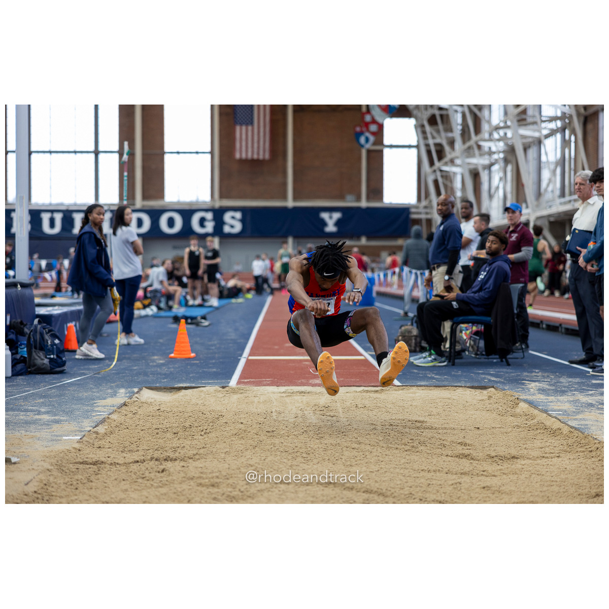 240113 track indoor yale classic 816 U1A6883 – Yale Classic – Yale University – bib #816
