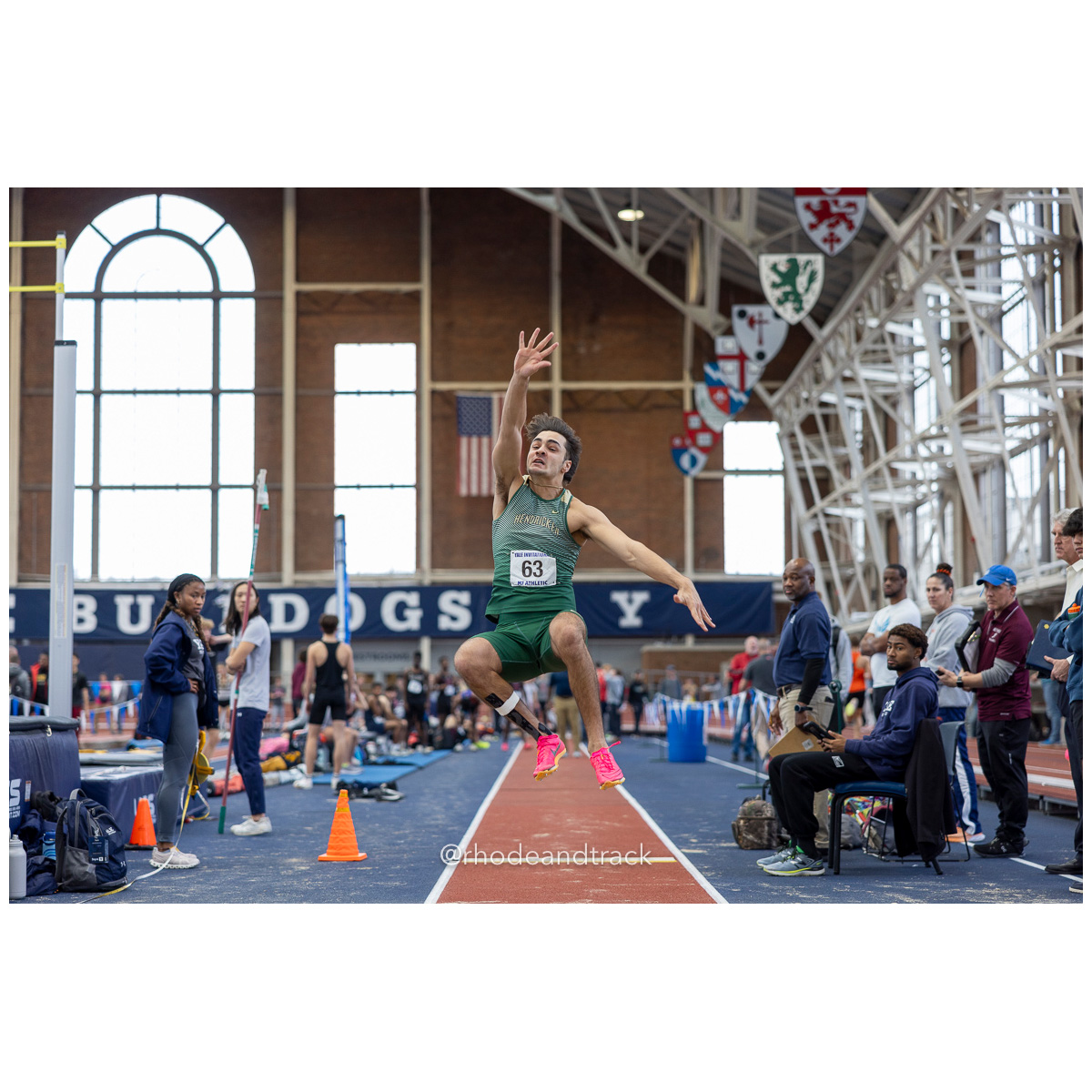 240113 track indoor yale classic 818 U1A6903 – Yale Classic – Yale University – bib #818