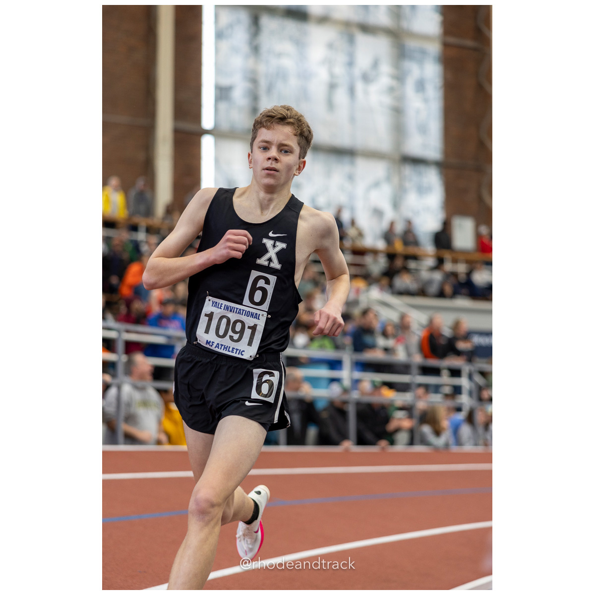 240113 track indoor yale classic 822 U1A6928 – Yale Classic – Yale University – bib #822