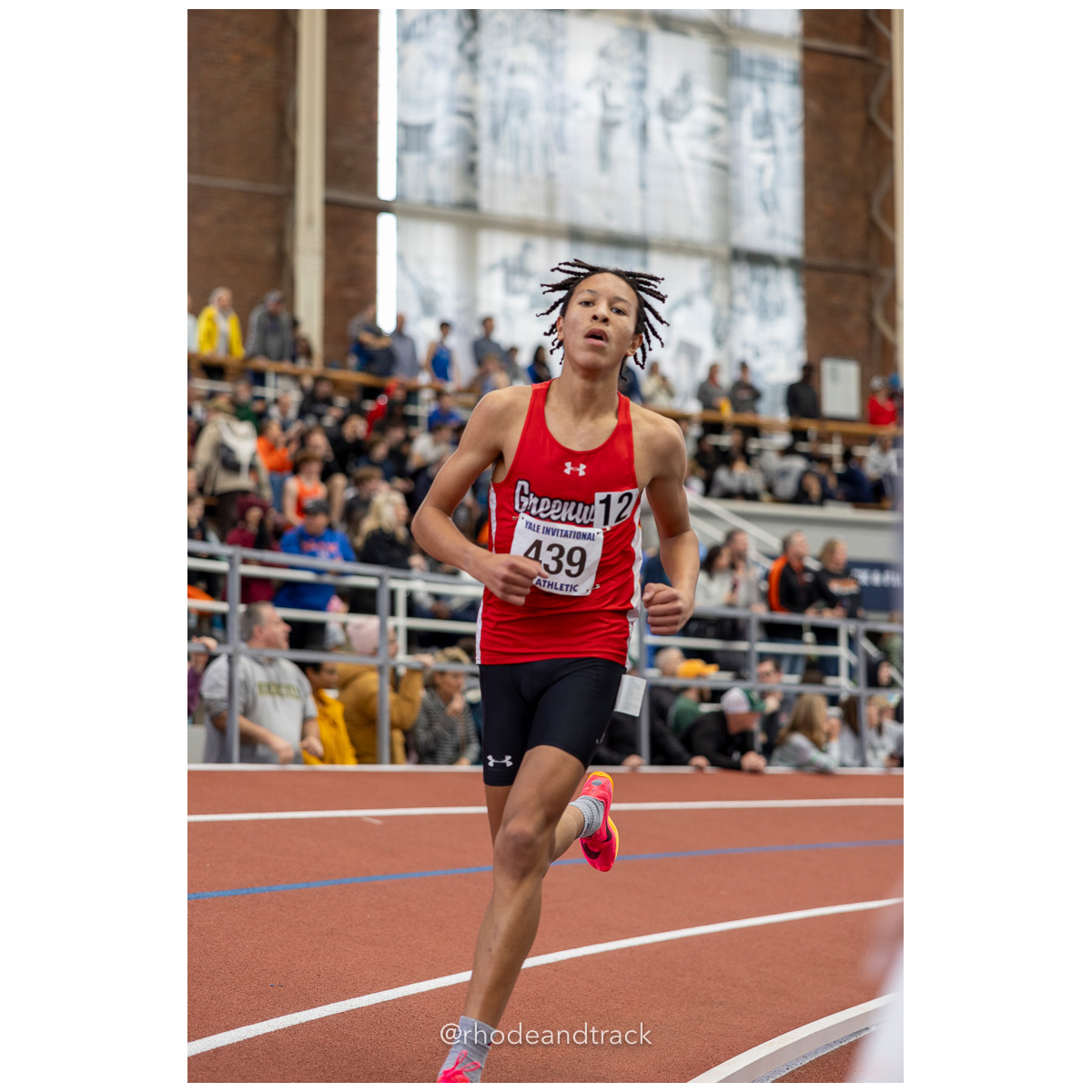 240113 track indoor yale classic 824 U1A6941 – Yale Classic – Yale University – bib #824