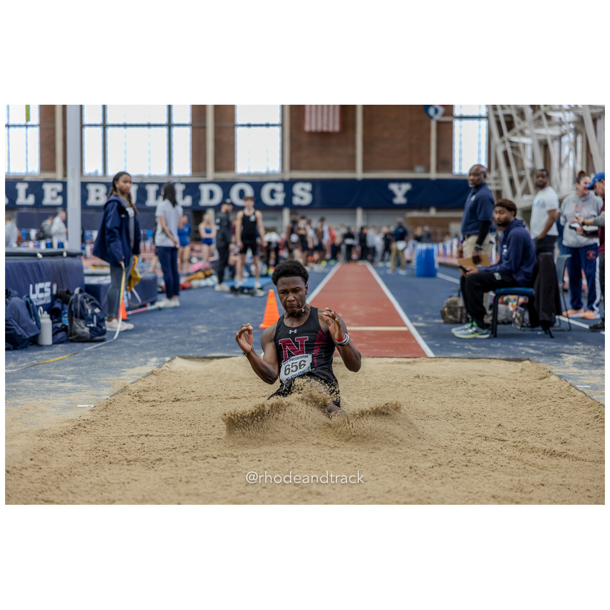 240113 track indoor yale classic 832 U1A6985 – Yale Classic – Yale University – bib #832