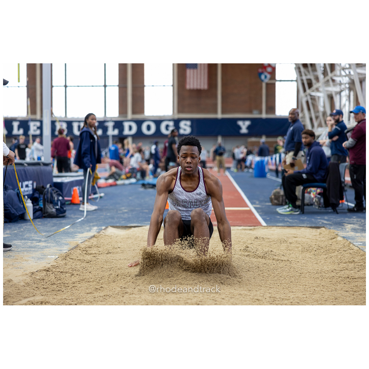 240113 track indoor yale classic 850 U1A7115 – Yale Classic – Yale University – bib #850
