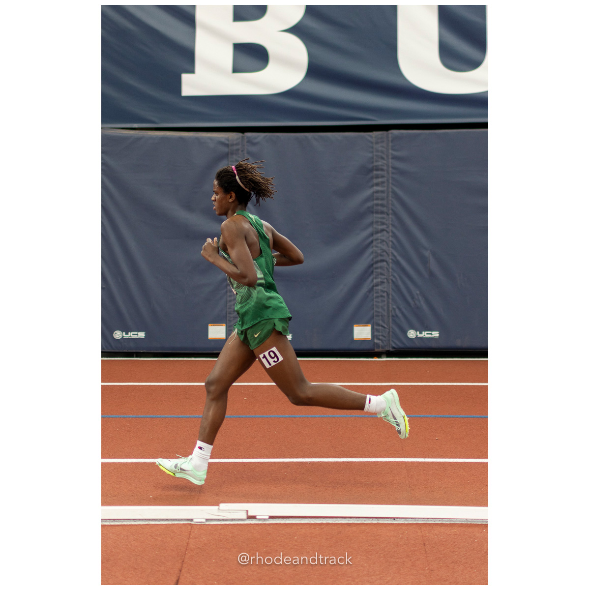 240113 track indoor yale classic 874 8P0A6222 – Yale Classic – Yale University – bib #874