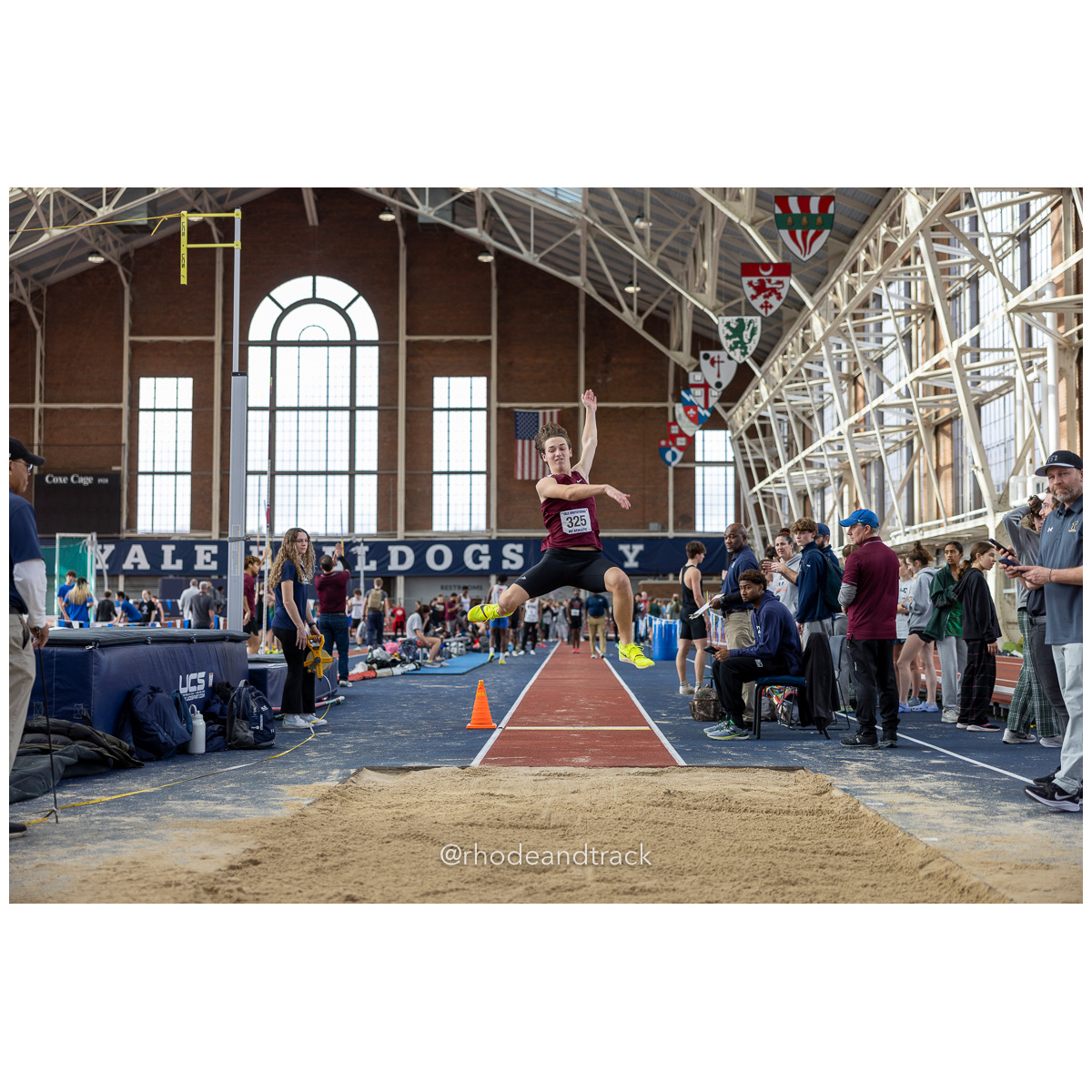 240113 track indoor yale classic 887 U1A7490 – Yale Classic – Yale University – bib #887