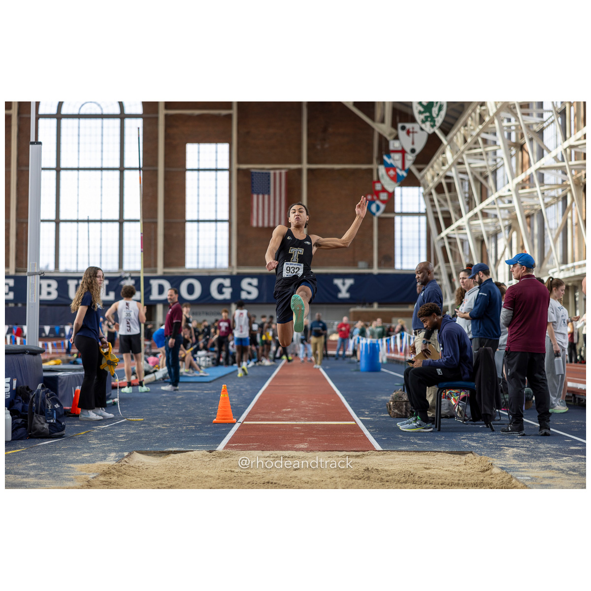 240113 track indoor yale classic 893 U1A7579 – Yale Classic – Yale University – bib #893