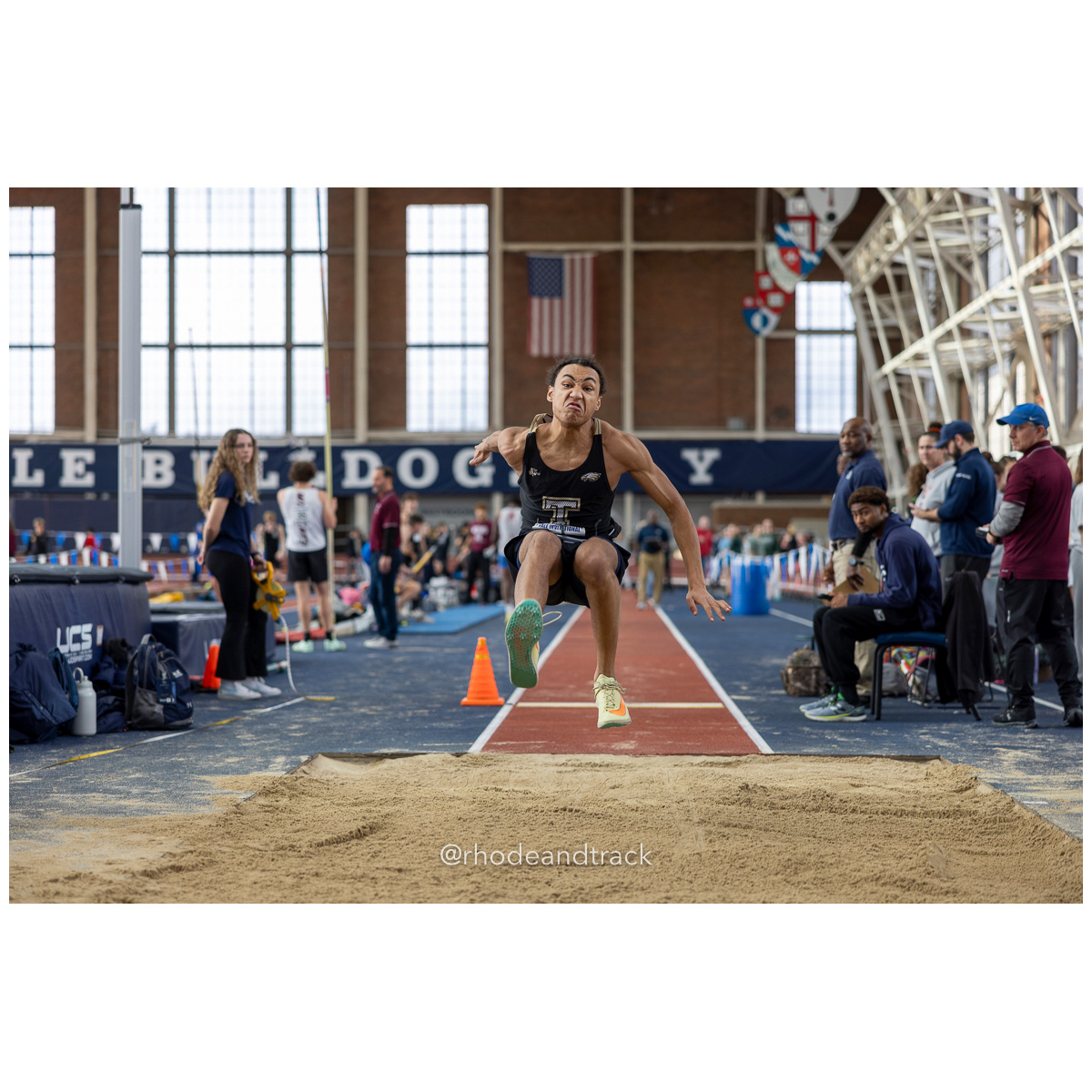 240113 track indoor yale classic 895 U1A7587 – Yale Classic – Yale University – bib #895