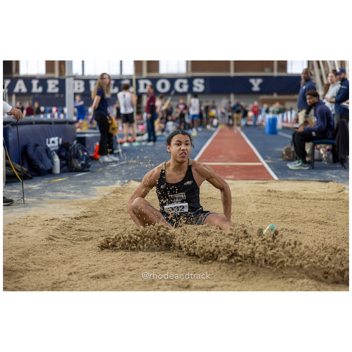 240113 track indoor yale classic 899 U1A7598 – Yale Classic – Yale University – bib #899