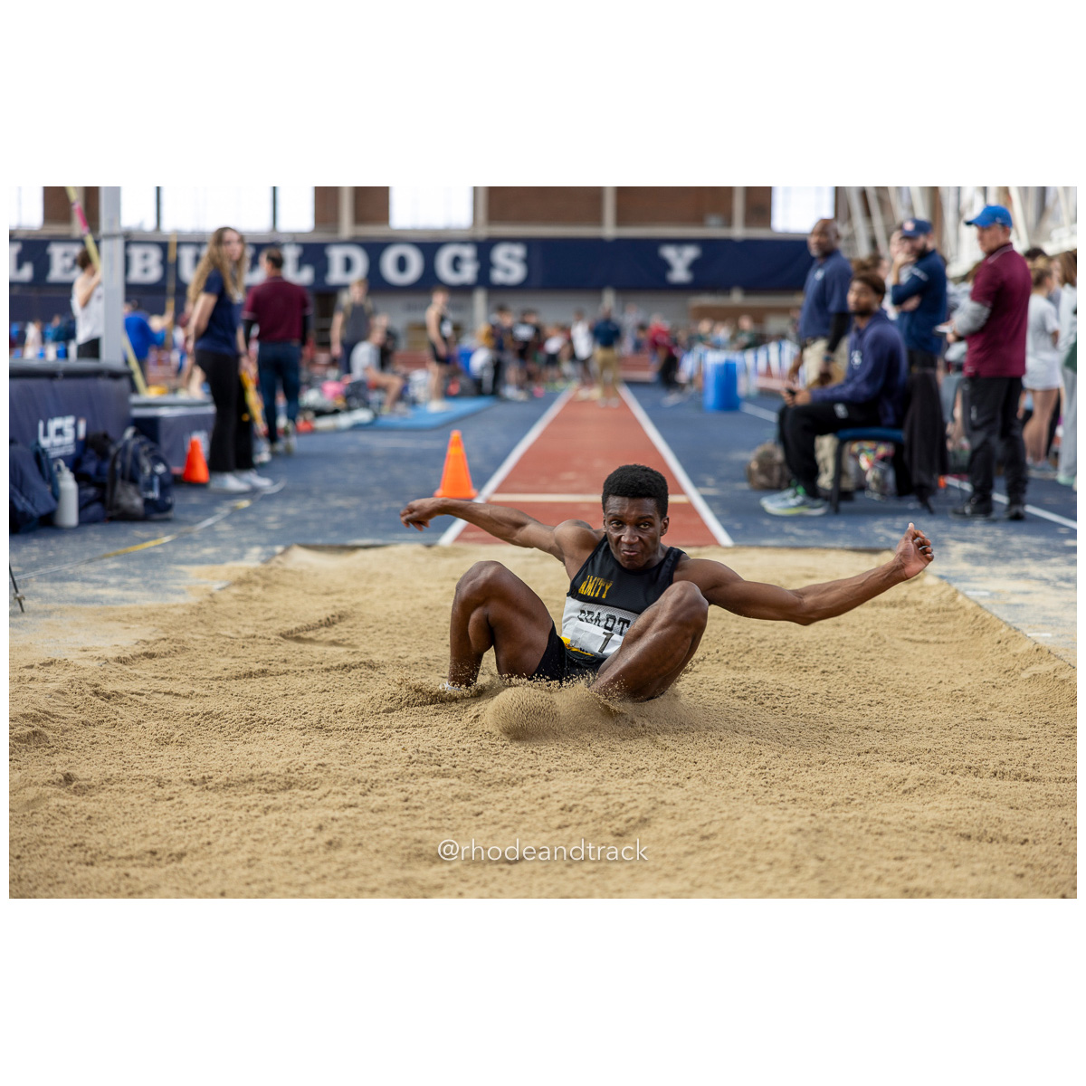 240113 track indoor yale classic 904 U1A7613 – Yale Classic – Yale University – bib #904