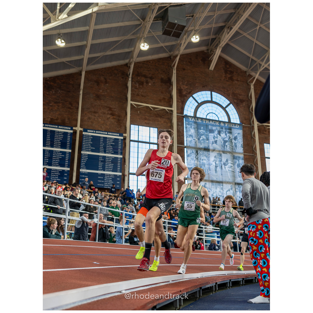 240113 track indoor yale classic 933 U1A8015 – Yale Classic – Yale University – bib #933