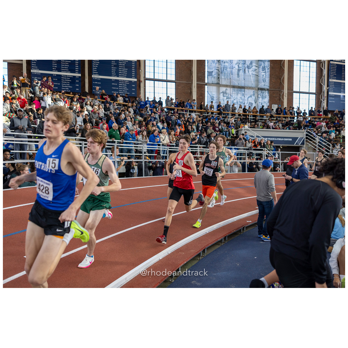 240113 track indoor yale classic 935 U1A8046 – Yale Classic – Yale University – bib #935