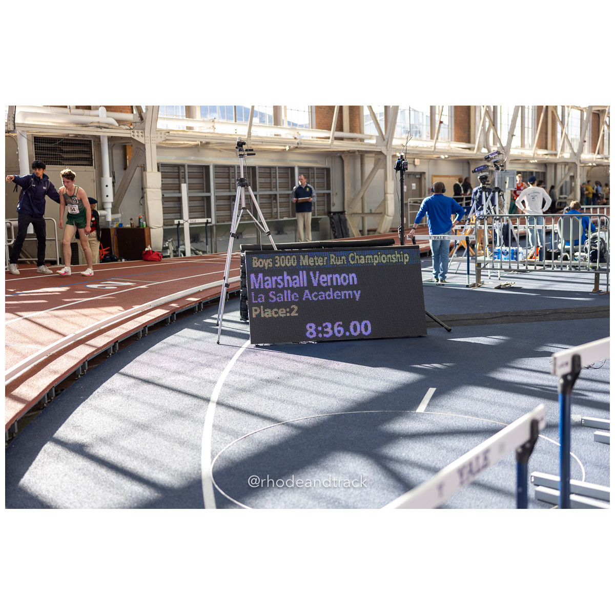 240113 track indoor yale classic 977 U1A8742 – Yale Classic – Yale University – bib #977