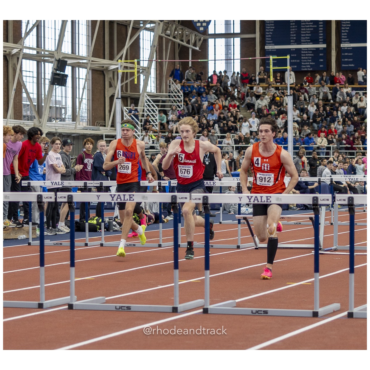 240113 track indoor yale classic 981 U1A8842 – Yale Classic – Yale University – bib #981