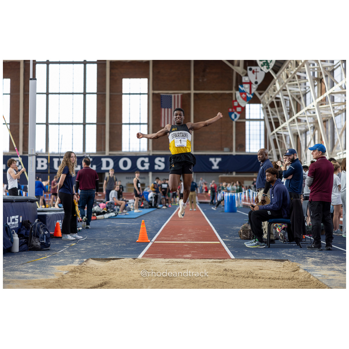 240113 track indoor yale classic 900 U1A7601 File: ./dir-Saturday/240113-track-indoor-yale-classic-900-_U1A7601.jpg 240113 track indoor yale classic 900 U1A7601 – Yale Classic – Yale University – bib #900