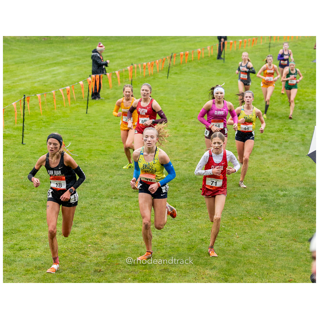 Hayden KROGER San Juan Capistrano #18 • Yr: SO, Anna MCGAFFIN Clifton Park #71 • Yr: FR - 2024 Nike Cross Country National Championships at…
