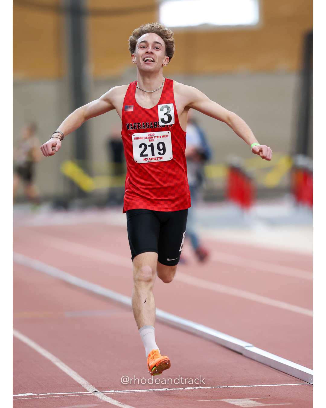 Cole Francis - Narragansett High School 2:35.57 - winner, 1000m - RI 2025 Indoor Track and Field State Championships - PCTA - Providence RI - February 15 2025 File: ./dir-1-Boys-State-Championship/250215-track-indoor-2025-ri-state-championship-pcta-495-062A2230.jpg Cole Francis - Narragansett High School 2:35.57 - winner, 1000m - RI 2025 Indoor Track and Field State Championships - PCTA - Providence RI…