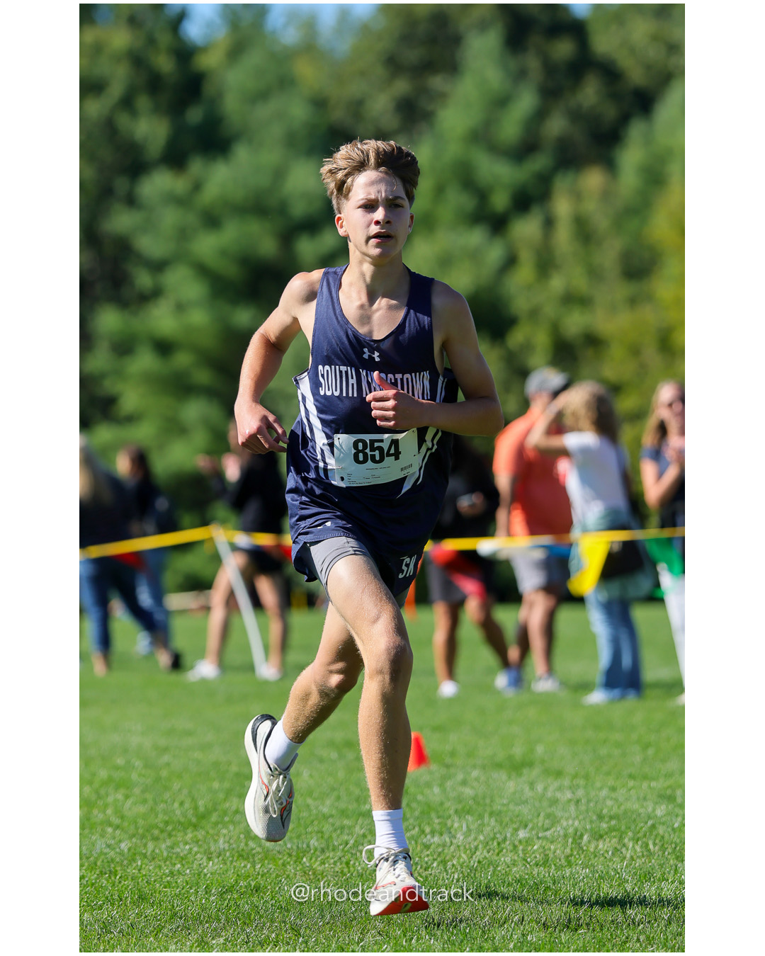Luke Richmond - South Kingstown High School - 20:07.19 - 2025 Injury Fund Carnival XC Cross Country Race - Deerfield Park, Smithfield RI - August 30 2025 File: ./dir-2-Boys-Danny-Brennan-Race/250830-2025-ritca-injury-fund-xc-cross-country-deerfield-park-smithfield-rhode-island-182-296A1092.jpg Luke Richmond - South Kingstown High School - 20:07.19 - 2025 Injury Fund Carnival XC Cross Country Race - Deerfield Park, Smithfield RI -…