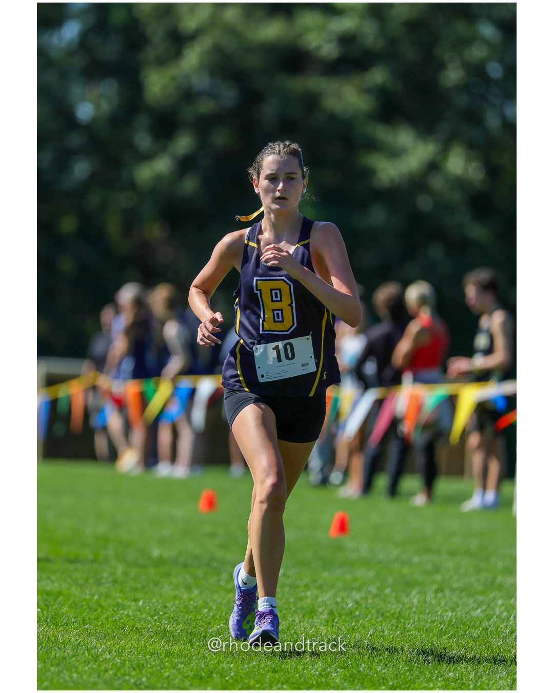 Estelle Mentzer - Barrington High School - 21:22.22 - 2025 Injury Fund Carnival XC Cross Country Race - Deerfield Park, Smithfield RI - August 30 2025 File: ./dir-3-Girls-Roger-Roy-Race/250830-2025-ritca-injury-fund-xc-cross-country-deerfield-park-smithfield-rhode-island-312-296A4831.jpg Estelle Mentzer - Barrington High School - 21:22.22 - 2025 Injury Fund Carnival XC Cross Country Race - Deerfield Park, Smithfield RI - Aug…