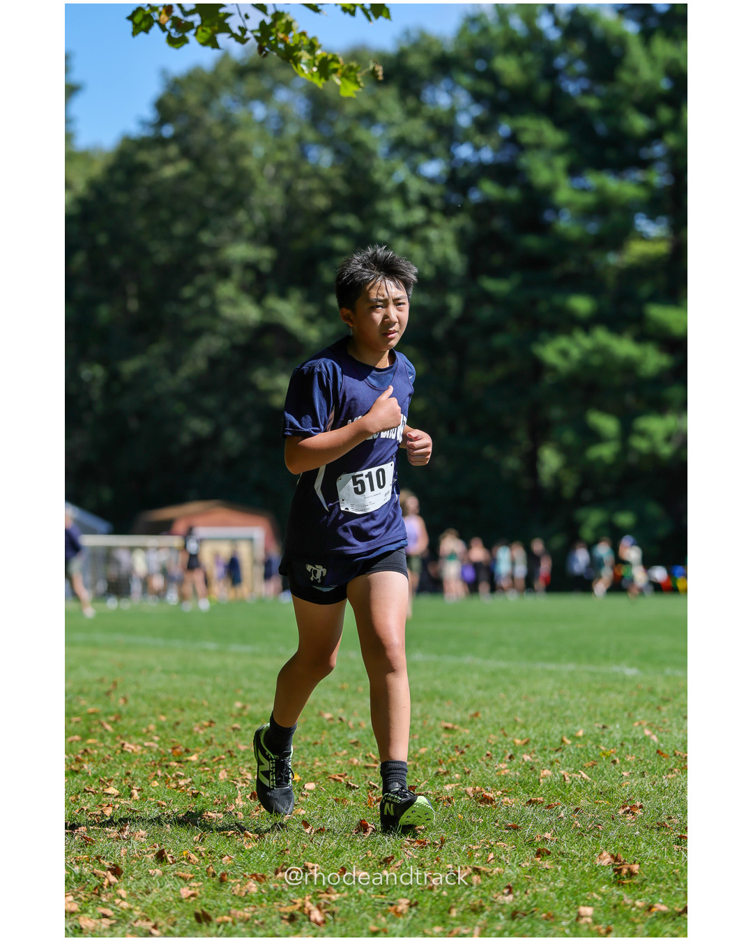 Adam Zou - Moses Brown School - 26:47.78 - 2025 Injury Fund Carnival XC Cross Country Race - Deerfield Park, Smithfield RI - August 30 2025 File: ./dir-4-Boys-Nessa-Malloy-Race/250830-2025-ritca-injury-fund-xc-cross-country-deerfield-park-smithfield-rhode-island-428-296A7967.jpg Adam Zou - Moses Brown School - 26:47.78 - 2025 Injury Fund Carnival XC Cross Country Race - Deerfield Park, Smithfield RI - August 30 2025…