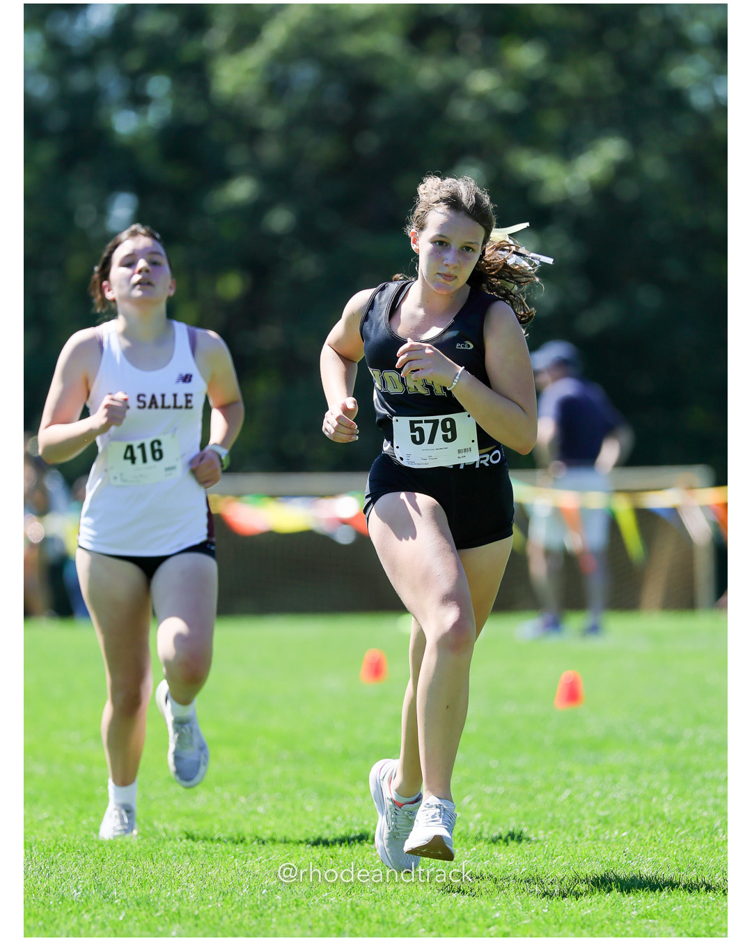 Aliah Valenzuela - La Salle Academy - 22:01.48 - Abbie Obara - North Kingstown High School - 25:03.98 - 2025 Injury Fund Carnival XC Cross Country Race - Deerfield Park, Smithfield RI - August 30 2025 File: ./dir-5-Girls-Freshman-Bob-Leddy-Race/250830-2025-ritca-injury-fund-xc-cross-country-deerfield-park-smithfield-rhode-island-597-296A1628.jpg Aliah Valenzuela - La Salle Academy - 22:01.48 - Abbie Obara - North Kingstown High School - 25:03.98 - 2025 Injury Fund Carnival XC Cross…