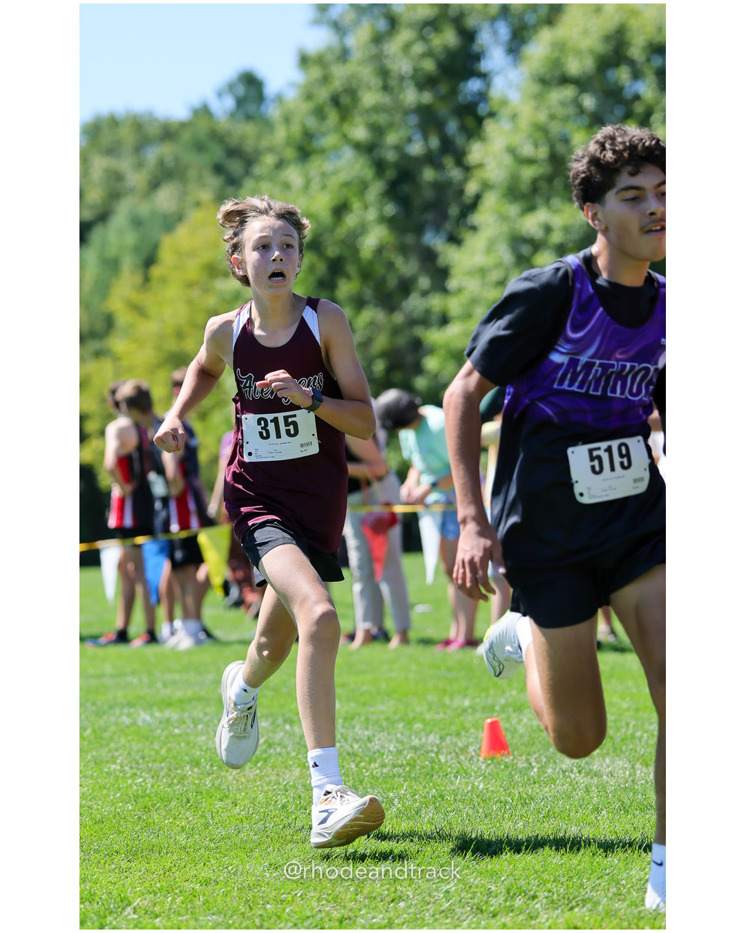 Floyd Kelly - East Greenwich High School - 17:55.75 - 2025 Injury Fund Carnival XC Cross Country Race - Deerfield Park, Smithfield RI - August 30 2025 File: ./dir-6-Boys-Freshman-Ray-Dwyer-Race/250830-2025-ritca-injury-fund-xc-cross-country-deerfield-park-smithfield-rhode-island-676-296A3363.jpg Floyd Kelly - East Greenwich High School - 17:55.75 - 2025 Injury Fund Carnival XC Cross Country Race - Deerfield Park, Smithfield RI - Aug…