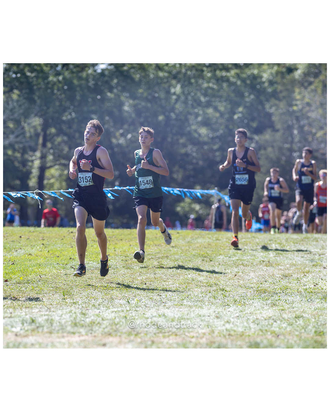Nate Bickford – Winchester High School - Jack Coyne – Guilford High School - Franz Ortiz-Galdamez – Riverhead - 2025 RI Ocean State XC Invitational - Goddard Memorial Park - Warwick, RI - September 27 2025 File: ./250927-2025-ocean-state-xc-invitational-warwick-ri-163-062A2616.jpg Nate Bickford – Winchester High School - Jack Coyne – Guilford High School - Franz Ortiz-Galdamez – Riverhead - 2025 RI Ocean State XC Invi…