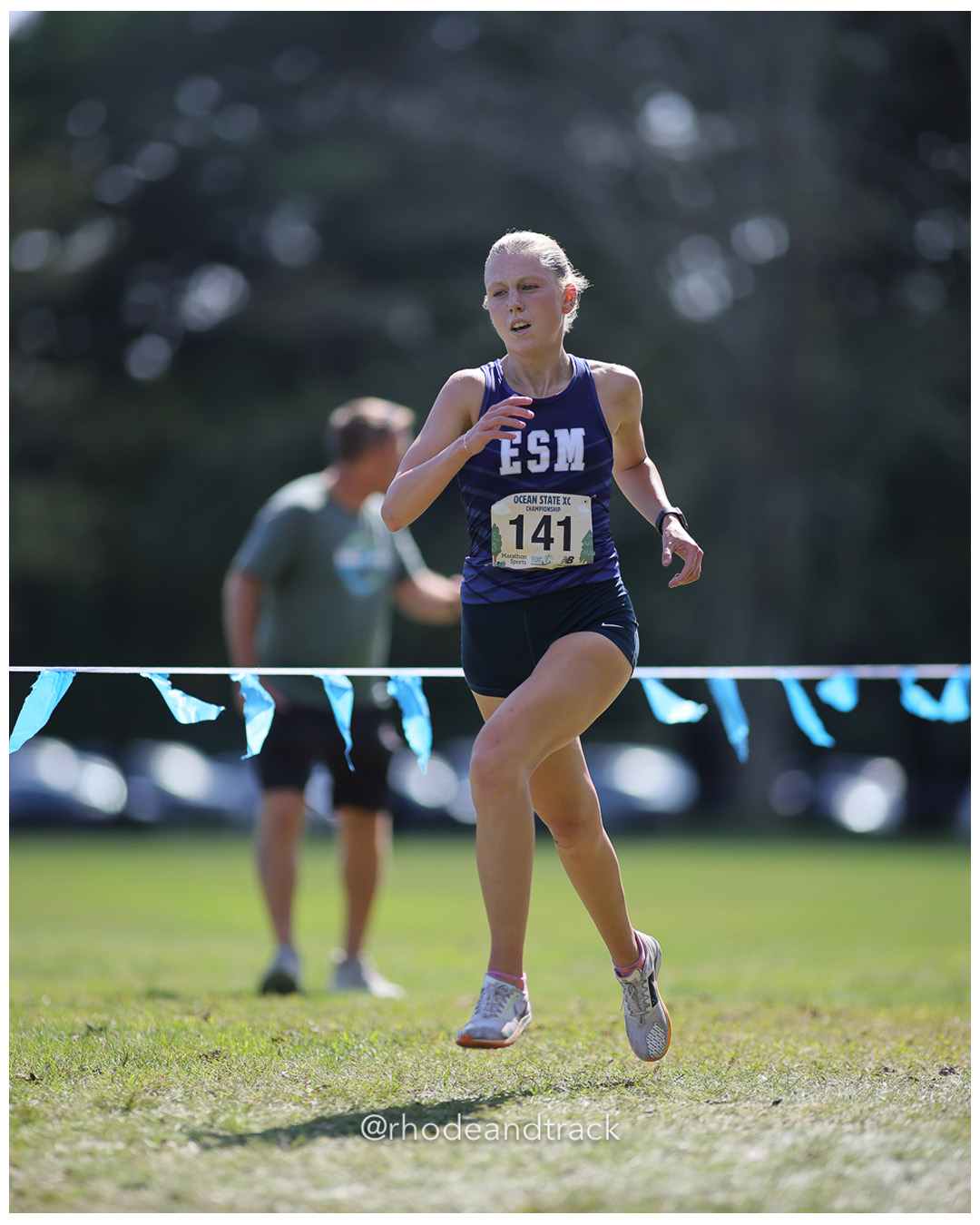 Maddie Laezza – Eastport-South Manor - 2025 RI Ocean State XC Invitational - Goddard Memorial Park - Warwick, RI - September 27 2025 File: ./250927-2025-ocean-state-xc-invitational-warwick-ri-527-296A0160.jpg Maddie Laezza – Eastport-South Manor - 2025 RI Ocean State XC Invitational - Goddard Memorial Park - Warwick, RI - September 27 2025 – 2025…