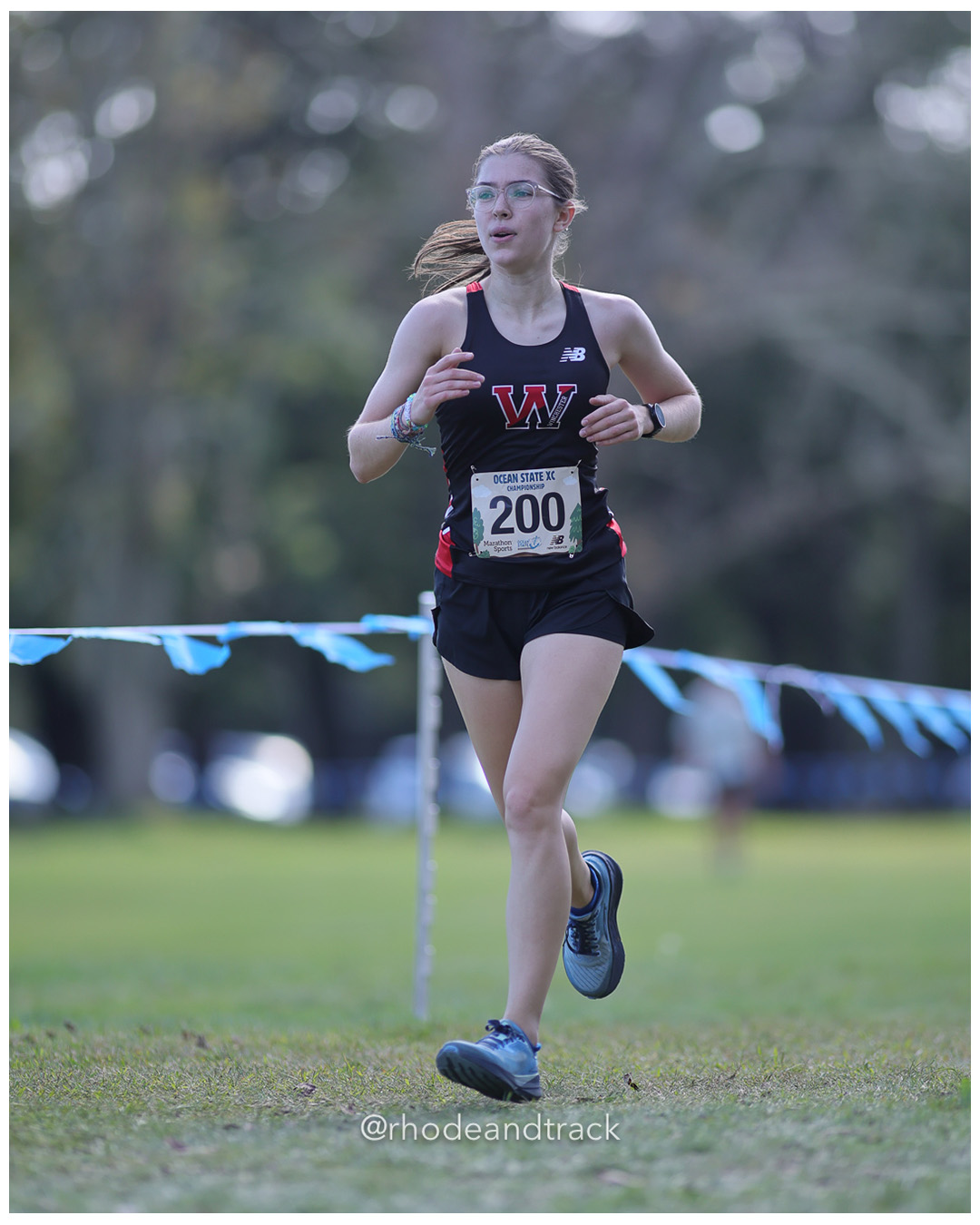 Abigail Bastien – Winchester High School - 2025 RI Ocean State XC Invitational - Goddard Memorial Park - Warwick, RI - September 27 2025 File: ./250927-2025-ocean-state-xc-invitational-warwick-ri-574-296A0733.jpg Abigail Bastien – Winchester High School - 2025 RI Ocean State XC Invitational - Goddard Memorial Park - Warwick, RI - September 27 2025 –…