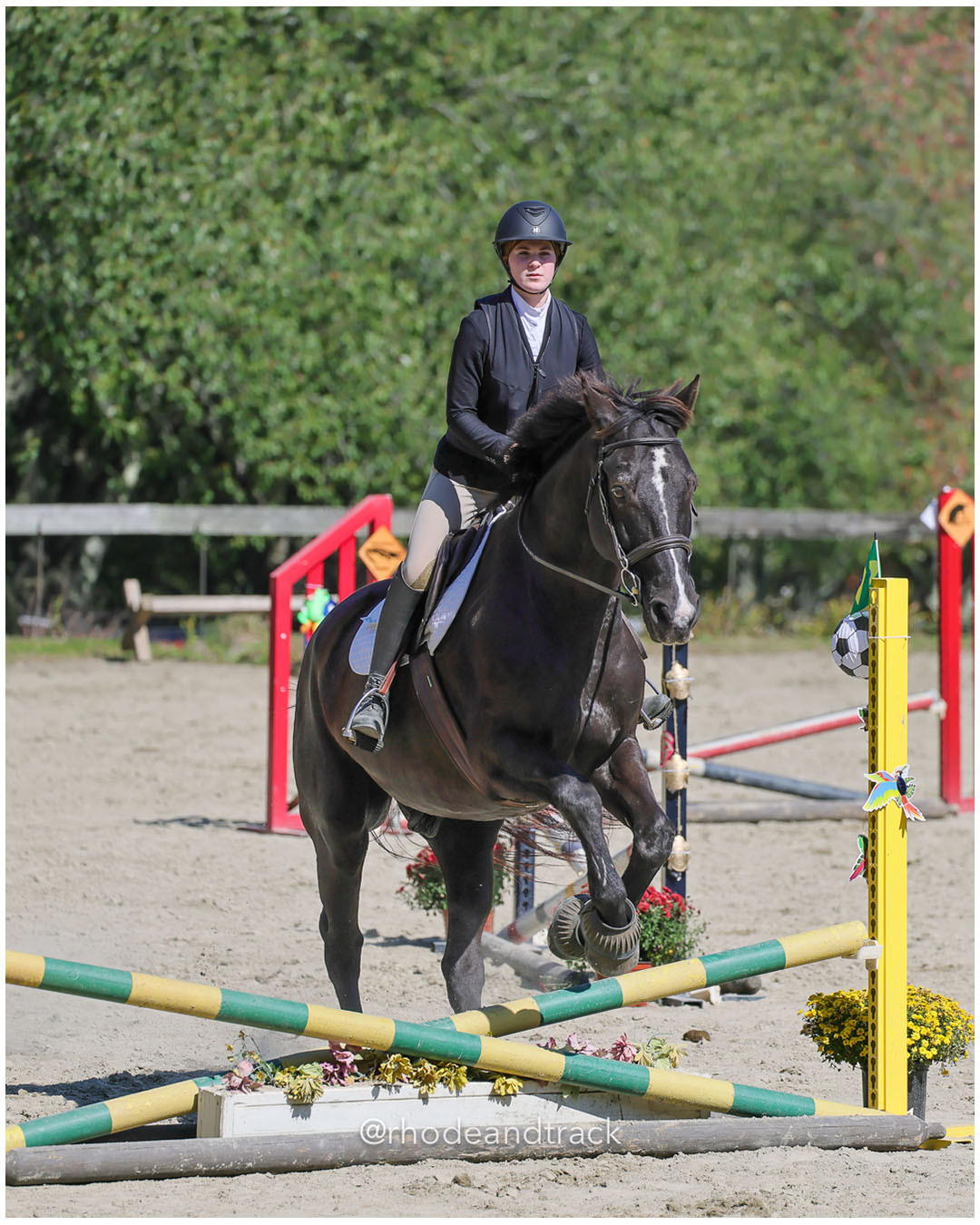 Georgia Vernon, Prospect Hill Farm / Bay View / Mt St Charles - Interscholastic Equestrian Association competition - Prospect Hill Farm - Lincoln, RI - September 28 2025 File: ./dir-5-JV-Novice-Equitation-of-xrails-1/250928-interscholastic-equestrian-association-show-prospect-hill-farm-lincoln-ri-september-29-2025-378-296A0217.jpg Georgia Vernon, Prospect Hill Farm / Bay View / Mt St Charles - Interscholastic Equestrian Association competition - Prospect Hill Farm - L…