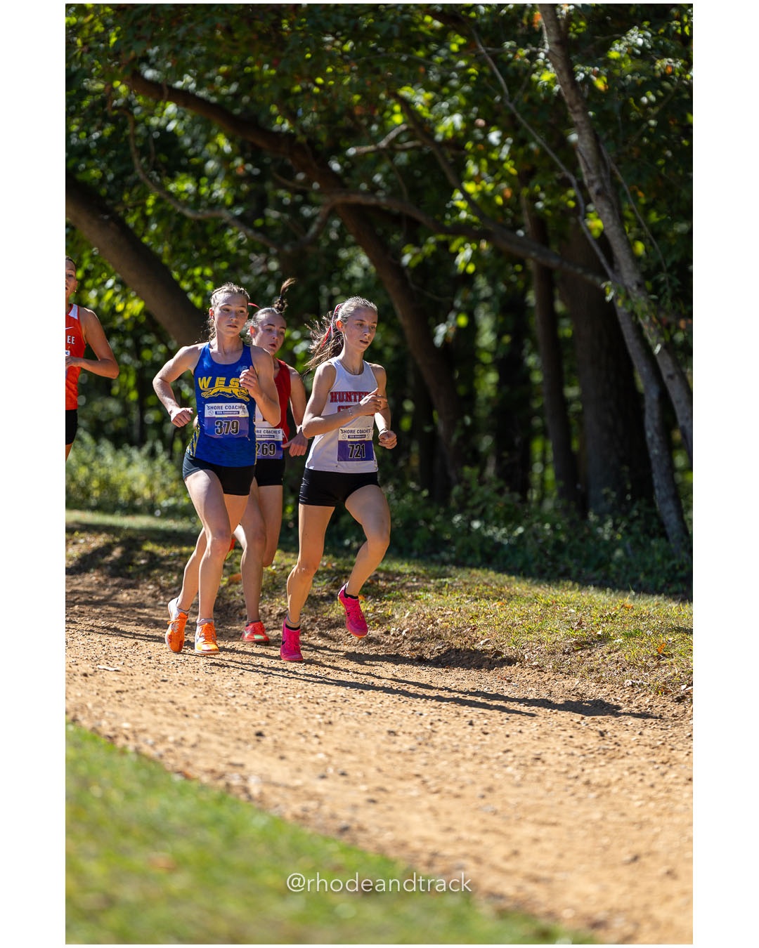 Julia Kelly - Downingtown West 01 - 18:22 - Molly Domurat - Hunterdon Ce - 18:38 - Girls Varsity A - Shore Coach’s Invitational - Varsity A race - Holmdel Park - Holmdel, NJ - October 4, 2025 File: ./dir-Girls-Varsity-A/251004-shore-invitational-holmdel-nj-october-4-2025-222-062A5360.jpg Julia Kelly - Downingtown West 01 - 18:22 - Molly Domurat - Hunterdon Ce - 18:38 - Girls Varsity A - Shore Coach’s Invitational - Varsity A…