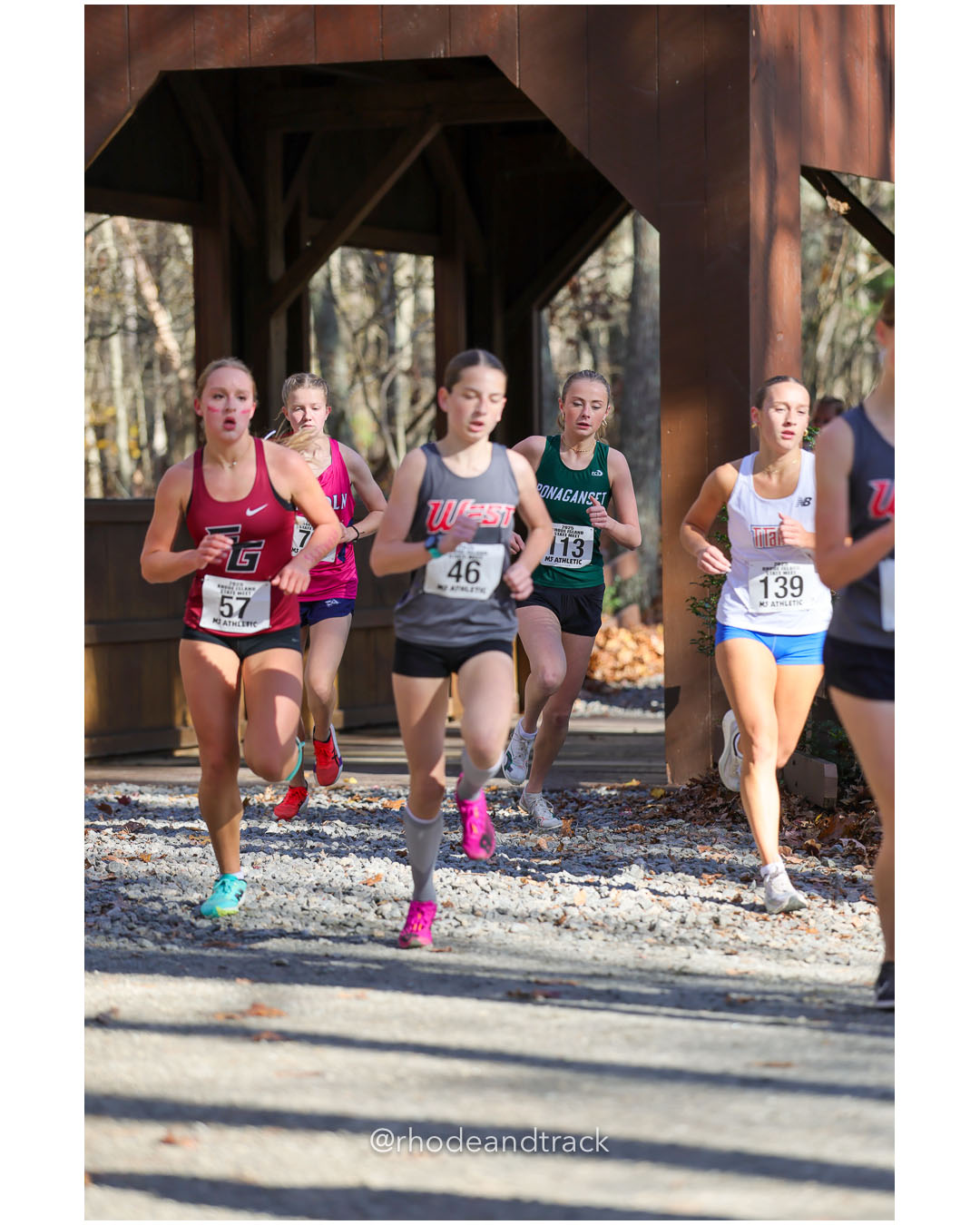Kayla Siedliski, East Greenwich High School, 20:43.28, 37 - Leah Yanovich, Cranston West HS, 20:46.96, 40 - Kylie Violette, Ponaganset High School, 21:09.12, 43 - Mea Ayotte, Toll Gate High School, 20:38.66, 35 - RI Cross Country State Championship - Ponaganset High School - North Scituate, RI - November 1, 2025 File: ./dir-1-Girls-Championship/251101-2025-RI-Cross-Country-State-Championships-Ponaganset-103-296A9285.jpg Kayla Siedliski, East Greenwich High School, 20:43.28, 37 - Leah Yanovich, Cranston West HS, 20:46.96, 40 - Kylie Violette, Ponaganset High…