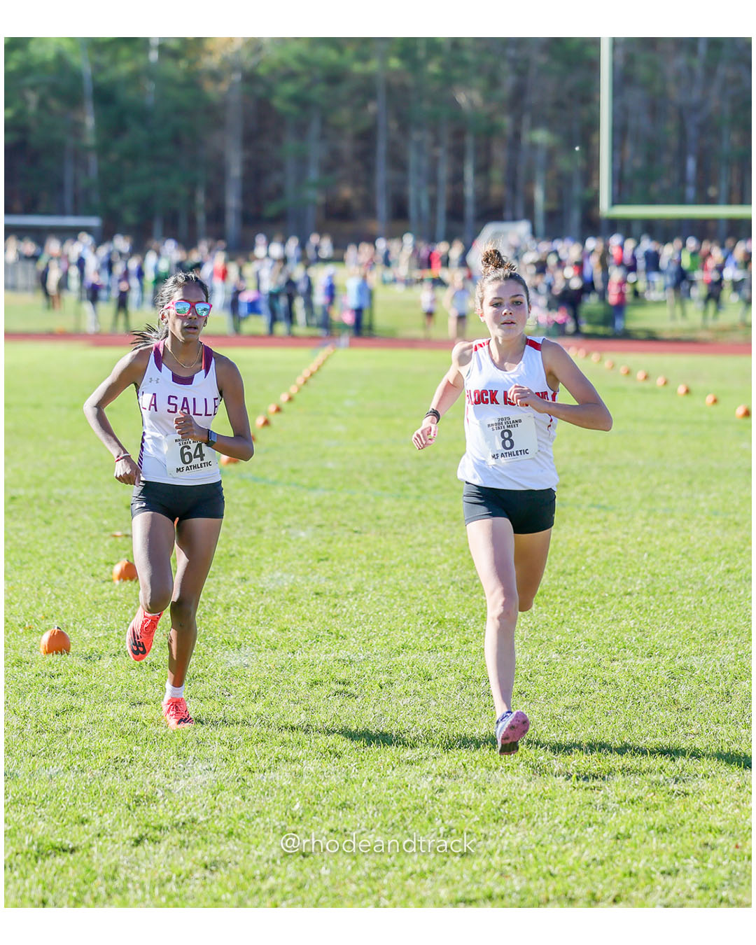 Satya Mohan, La Salle Academy, 19:38.15, 21 - Keira Closter, Block Island High School, 19:37.36, 20 - RI Cross Country State Championship - Ponaganset High School - North Scituate, RI - November 1, 2025 File: ./dir-1-Girls-Championship/251101-2025-RI-Cross-Country-State-Championships-Ponaganset-226-296A1948.jpg Satya Mohan, La Salle Academy, 19:38.15, 21 - Keira Closter, Block Island High School, 19:37.36, 20 - RI Cross Country State Championship -…