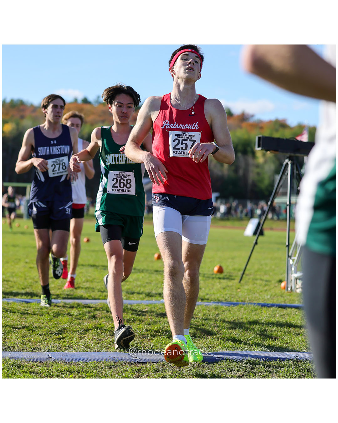 Parker Gaboriault, Smithfield High School, 18:40.67, 83 - Gavin Braman, Portsmouth High School, 18:40.29, 82 - RI Cross Country State Championship - Ponaganset High School - North Scituate, RI - November 1, 2025 File: ./dir-2-Boys-Championship/251101-2025-RI-Cross-Country-State-Championships-Ponaganset-655-296A9256.jpg Parker Gaboriault, Smithfield High School, 18:40.67, 83 - Gavin Braman, Portsmouth High School, 18:40.29, 82 - RI Cross Country State Champ…