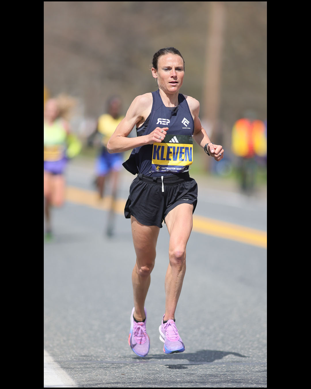 260420 2026 Boston Marathon 120 296A7318 File: ./260420-2026-Boston-Marathon-120-296A7318.jpg 260420 2026 Boston Marathon 120 296A7318 – 2026 Boston Marathon – Apr 20, 2026 – Route 135, Natick, MA 01760 – bib #120