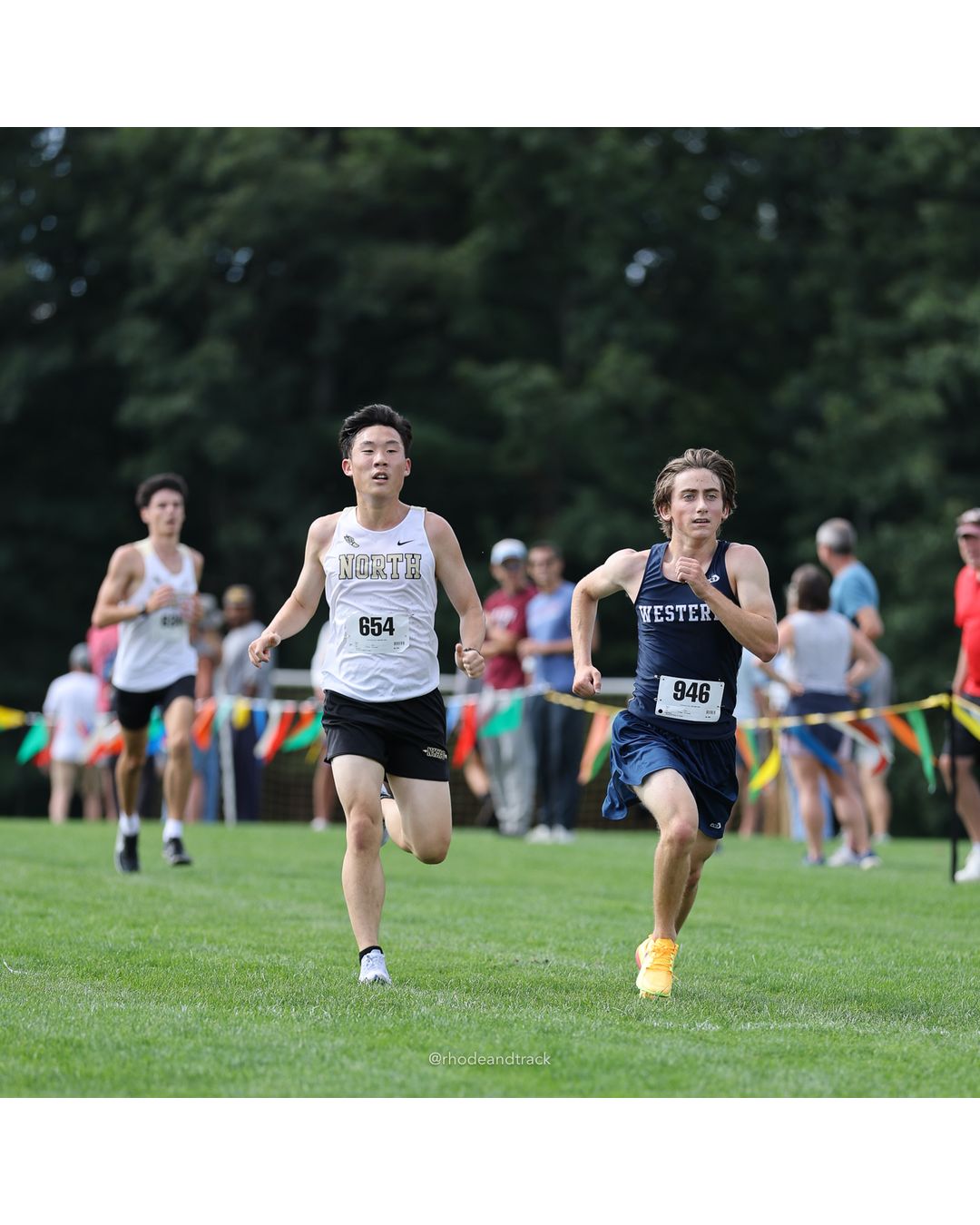 #946 Satyarupaa Mohan, La Salle Academy, 5k Run - Boys (K Johnston), P25, 18:43.00; #654 Ryan Kim, North Kingstown High School, 5k Run - Boys (K Johnston), P26, 18:43.24 - #654 Ryan Kim, North Kingstown High School, 5k Run - Boys (K Johnston), P26, 18:43.24 - 2026 Injury Fund Carnival XC - Deerfield Park - Greenville, Rhode Island - September 05, 2026 File: ./dir-3-5k_Run-Boys-K_Johnston/260905-2026-injury-fund-xc-deerfield-park-414-398A8261.jpg #946 Satyarupaa Mohan, La Salle Academy, 5k Run - Boys (K Johnston), P25, 18:43.00; #654 Ryan Kim, North Kingstown High School, 5k Run - Bo…