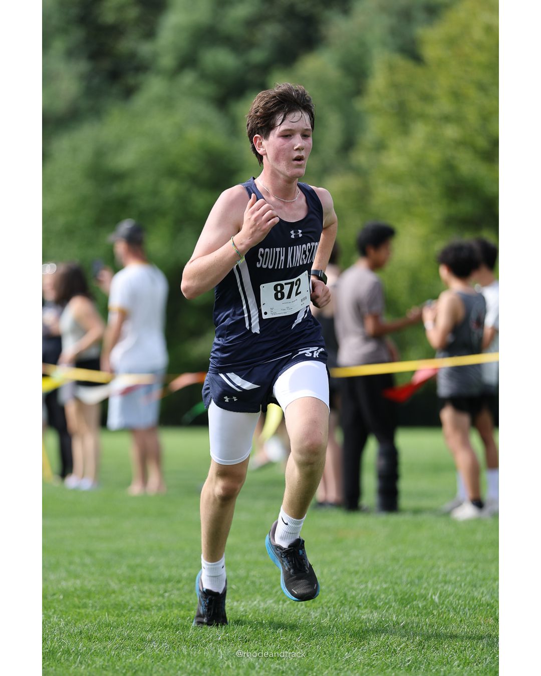 #872 Leo Brock, South Kingstown High School, 5k Run - Boys (K Johnston), P82, 21:43.39 - #872 Leo Brock, South Kingstown High School, 5k Run - Boys (K Johnston), P82, 21:43.39 - 2026 Injury Fund Carnival XC - Deerfield Park - Greenville, Rhode Island - September 05, 2026 File: ./dir-3-5k_Run-Boys-K_Johnston/260905-2026-injury-fund-xc-deerfield-park-472-398A9004.jpg #872 Leo Brock, South Kingstown High School, 5k Run - Boys (K Johnston), P82, 21:43.39 - #872 Leo Brock, South Kingstown High School, 5k Ru…