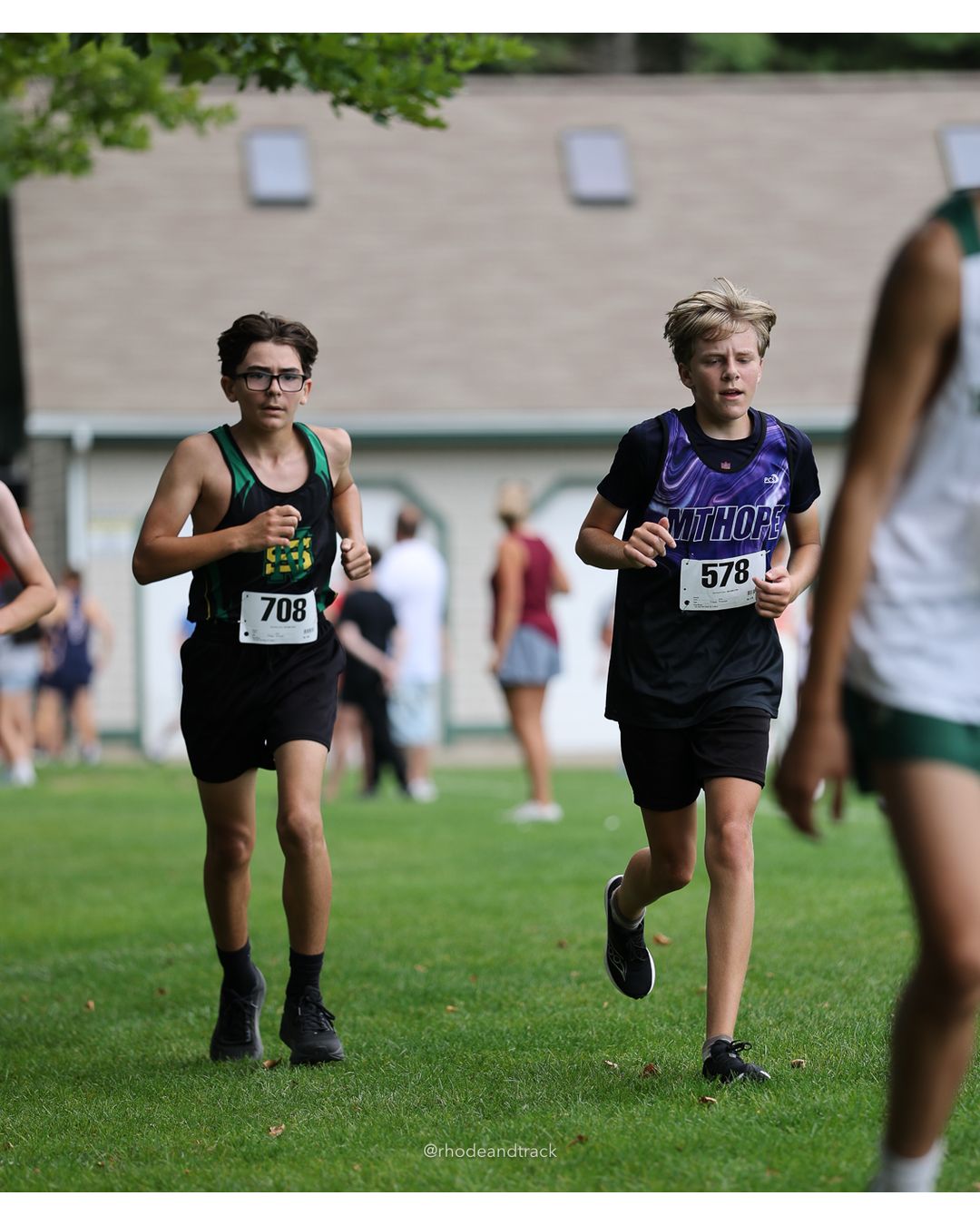 #578 Liam Donovan, Mount Hope High School, 4k Run - Boys (Dwyer), P115, 23:25.79; #708 David Gauthier, North Smithfield High School, 4k Run - Boys (Dwyer), P114, 23:25.10 - #578 Liam Donovan, Mount Hope High School, 4k Run - Boys (Dwyer), P115, 23:25.79; #708 David Gauthier, North Smithfield High School, 4k Run - Boys (Dwyer), P114, 23:25.10 - 2026 Injury Fund Carnival XC - Deerfield Park - Greenville, Rhode Island - September 05, 2026 File: ./dir-5-4k_Run-Boys-Dwyer/260905-2026-injury-fund-xc-deerfield-park-788-398A3563.jpg #578 Liam Donovan, Mount Hope High School, 4k Run - Boys (Dwyer), P115, 23:25.79; #708 David Gauthier, North Smithfield High School, 4k Run…