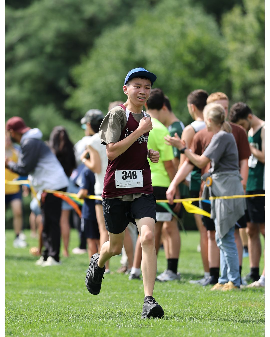 #346 Aaron Chen, East Greenwich High School, 4k Run - Boys (Dwyer), P95, 20:49.61 - #346 Aaron Chen, East Greenwich High School, 4k Run - Boys (Dwyer), P95, 20:49.61 - 2026 Injury Fund Carnival XC - Deerfield Park - Greenville, Rhode Island - September 05, 2026 File: ./dir-5-4k_Run-Boys-Dwyer/260905-2026-injury-fund-xc-deerfield-park-889-398A5000.jpg #346 Aaron Chen, East Greenwich High School, 4k Run - Boys (Dwyer), P95, 20:49.61 - #346 Aaron Chen, East Greenwich High School, 4k Run - B…