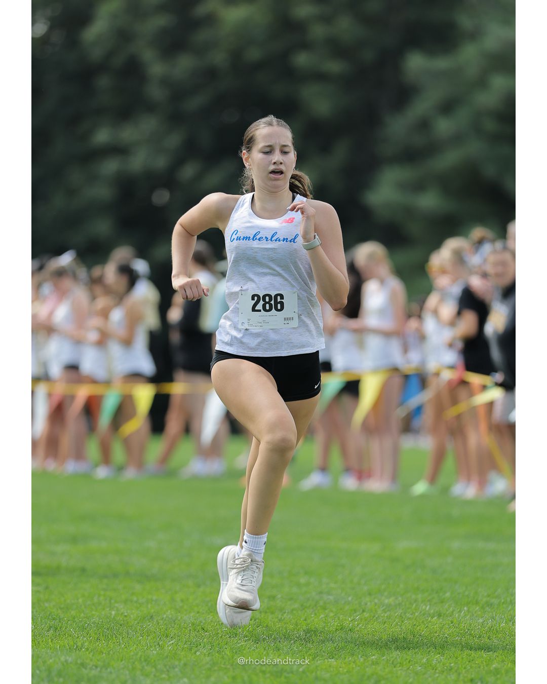 #286 Avery Trenteseaux, Cumberland, 4k Run - Girls (Leddy), P43, 21:17.84 - #286 Avery Trenteseaux, Cumberland, 4k Run - Girls (Leddy), P43, 21:17.84 - 2026 Injury Fund Carnival XC - Deerfield Park - Greenville, Rhode Island - September 05, 2026 File: ./dir-6-4k_Run-Girls-Leddy/260905-2026-injury-fund-xc-deerfield-park-1040-398A6681.jpg #286 Avery Trenteseaux, Cumberland, 4k Run - Girls (Leddy), P43, 21:17.84 - #286 Avery Trenteseaux, Cumberland, 4k Run - Girls (Leddy), P43…