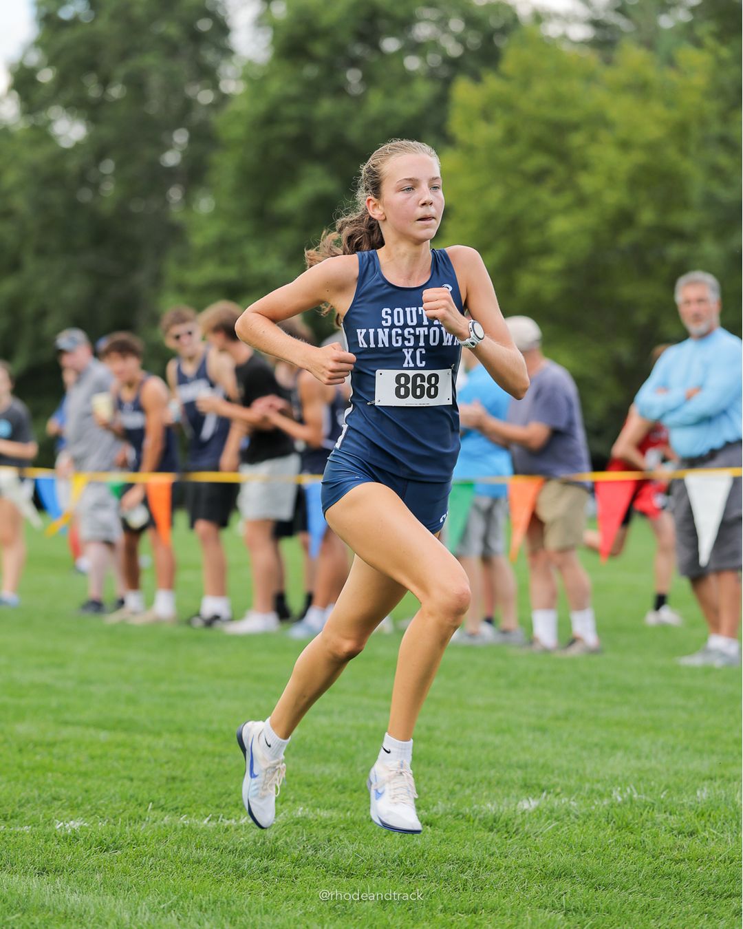 #868 Emma Morrisey, South Kingstown High School, 4k Run - Girls (Leddy), P1, 14:58.63 - #868 Emma Morrisey, South Kingstown High School, 4k Run - Girls (Leddy), P1, 14:58.63 - 2026 Injury Fund Carnival XC - Deerfield Park - Greenville, Rhode Island - September 05, 2026 File: ./dir-6-4k_Run-Girls-Leddy/260905-2026-injury-fund-xc-deerfield-park-995-398A5973.jpg #868 Emma Morrisey, South Kingstown High School, 4k Run - Girls (Leddy), P1, 14:58.63 - #868 Emma Morrisey, South Kingstown High School, 4k…