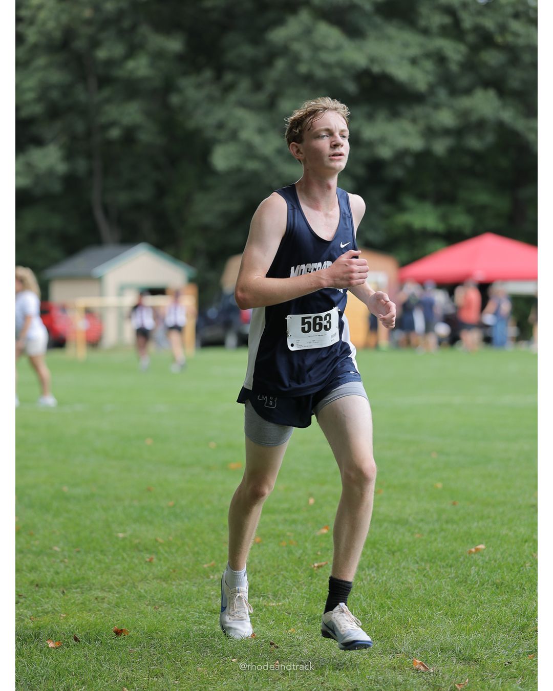 #563 Eli Shepherd, Moses Brown School, 5k Run - Boys (Myers), P38, 19:57.40 - #563 Eli Shepherd, Moses Brown School, 5k Run - Boys (Myers), P38, 19:57.40 - 2026 Injury Fund Carnival XC - Deerfield Park - Greenville, Rhode Island - September 05, 2026 File: ./dir-7-5k_Run-Boys-Myers/260905-2026-injury-fund-xc-deerfield-park-1141-398A8219.jpg #563 Eli Shepherd, Moses Brown School, 5k Run - Boys (Myers), P38, 19:57.40 - #563 Eli Shepherd, Moses Brown School, 5k Run - Boys (Myers),…