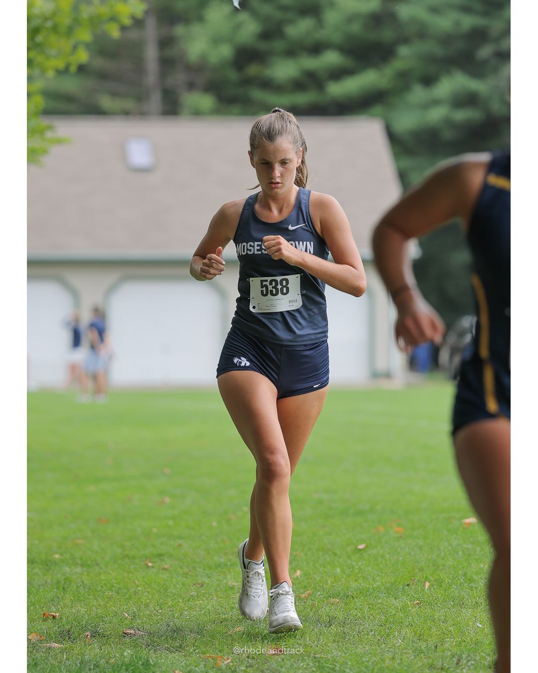 #538 Edie Lane, Moses Brown School, 5k Run - Girls (Caswell), P10, 21:51.02 - #538 Edie Lane, Moses Brown School, 5k Run - Girls (Caswell), P10, 21:51.02 - 2026 Injury Fund Carnival XC - Deerfield Park - Greenville, Rhode Island - September 05, 2026 File: ./dir-8-5k_Run-Girls-Caswell/260905-2026-injury-fund-xc-deerfield-park-1345-398A1540.jpg #538 Edie Lane, Moses Brown School, 5k Run - Girls (Caswell), P10, 21:51.02 - #538 Edie Lane, Moses Brown School, 5k Run - Girls (Caswell),…
