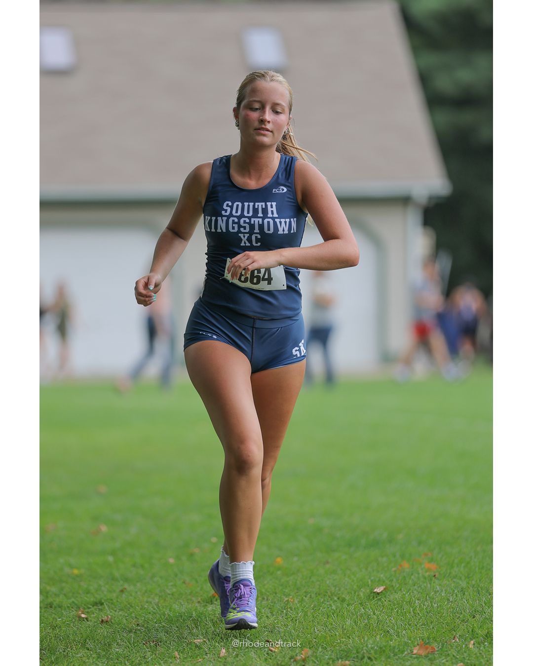 #864 Elena Durant, South Kingstown High School, 5k Run - Girls (Caswell), P33, 25:36.48 - 2026 Injury Fund Carnival XC - Deerfield Park - Greenville, Rhode Island - September 05, 2026 File: ./dir-8-5k_Run-Girls-Caswell/260905-2026-injury-fund-xc-deerfield-park-1363-398A1811.jpg #864 Elena Durant, South Kingstown High School, 5k Run - Girls (Caswell), P33, 25:36.48 - 2026 Injury Fund Carnival XC - Deerfield Park - G…