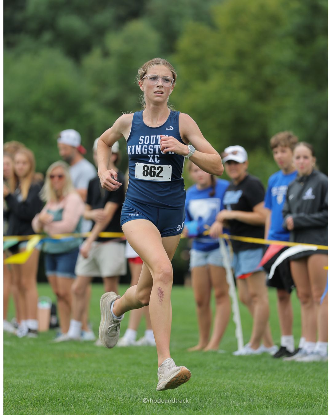 #862 Bria Bender, South Kingstown High School, 5k Run - Girls (Caswell), P7, 20:43.80 - #862 Bria Bender, South Kingstown High School, 5k Run - Girls (Caswell), P7, 20:43.80 - 2026 Injury Fund Carnival XC - Deerfield Park - Greenville, Rhode Island - September 05, 2026 File: ./dir-8-5k_Run-Girls-Caswell/260905-2026-injury-fund-xc-deerfield-park-1397-398A2381_1.jpg #862 Bria Bender, South Kingstown High School, 5k Run - Girls (Caswell), P7, 20:43.80 - #862 Bria Bender, South Kingstown High School, 5k R…
