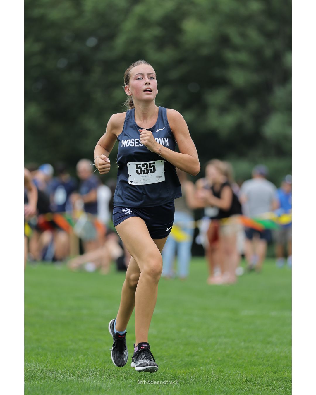 #535 Sadie Dougherty, Moses Brown School, 5k Run - Girls (Caswell), P23, 23:26.96 - #535 Sadie Dougherty, Moses Brown School, 5k Run - Girls (Caswell), P23, 23:26.96 - 2026 Injury Fund Carnival XC - Deerfield Park - Greenville, Rhode Island - September 05, 2026 File: ./dir-8-5k_Run-Girls-Caswell/260905-2026-injury-fund-xc-deerfield-park-1414-398A2692.jpg #535 Sadie Dougherty, Moses Brown School, 5k Run - Girls (Caswell), P23, 23:26.96 - #535 Sadie Dougherty, Moses Brown School, 5k Run - Girl…